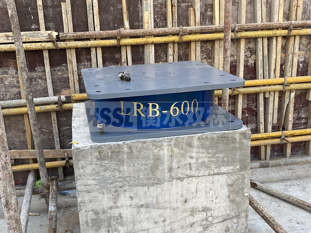 摩擦摆减隔震球型支座源头工厂 LNR水平力分散力型隔震支座厂家 建筑高阻尼支座生产厂家